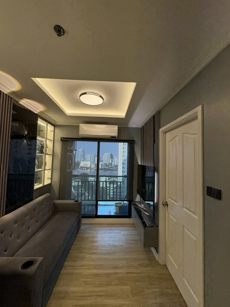 Selling a lovely condo at Lumpini Ville Ratburana-Riverview. It comes with high-quality built-in furniture. Don't miss out!