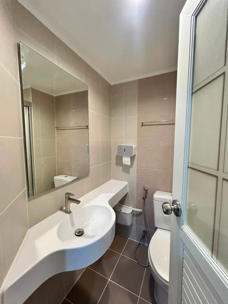 Selling a lovely condo at Lumpini Ville Ratburana-Riverview. Fully furnished with beautiful river views. Book now!