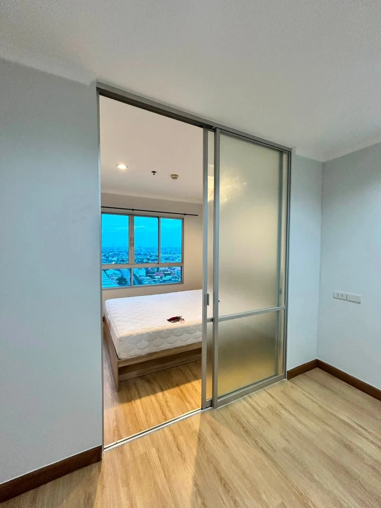 Selling a lovely condo at Lumpini Ville Ratburana-Riverview. Fully furnished with beautiful river views. Book now!