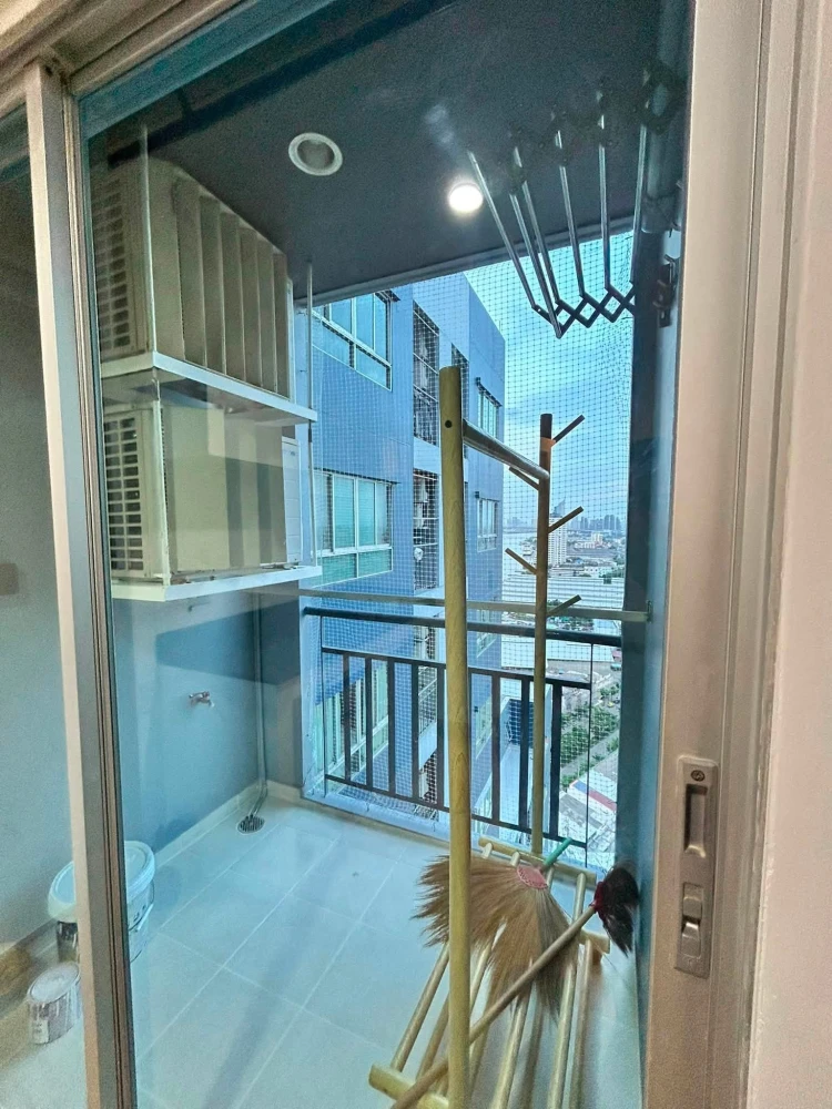 Selling a lovely condo at Lumpini Ville Ratburana-Riverview. Fully furnished with beautiful river views. Book now!