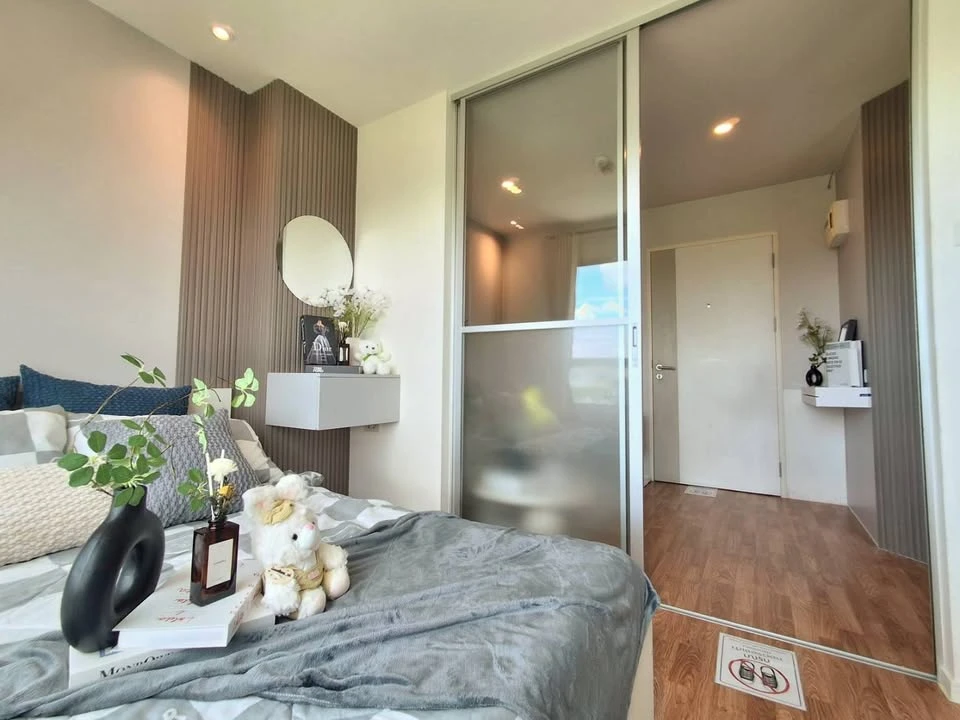 Selling a corner unit at Lumpini Ville Ratchaphruek-Bangwaek. Quiet area, great location, complete amenities. Book now!