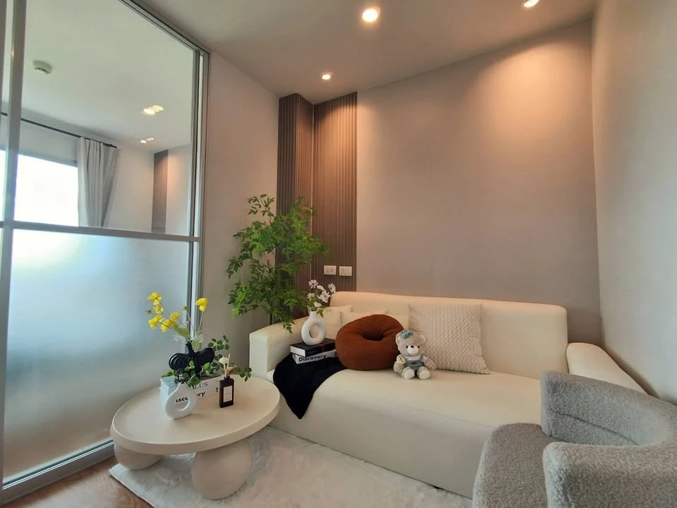 Selling a corner unit at Lumpini Ville Ratchaphruek-Bangwaek. Quiet area, great location, complete amenities. Book now!