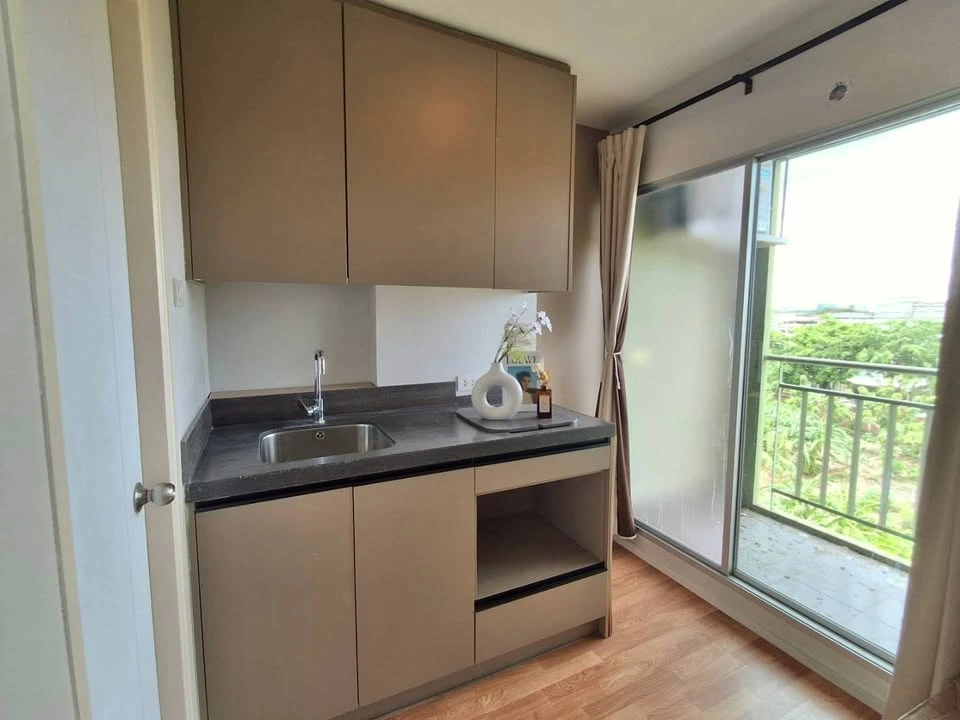 Selling a corner unit at Lumpini Ville Ratchaphruek-Bangwaek. Quiet area, great location, complete amenities. Book now!