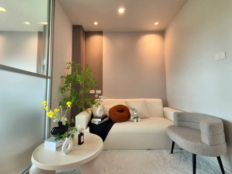 Selling a corner unit at Lumpini Ville Ratchaphruek-Bangwaek. Quiet area, great location, complete amenities. Book now!