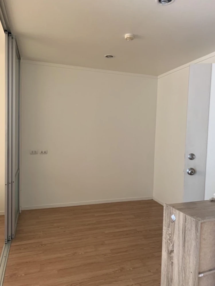 For sale: Lumpini Ville Sukhumvit 109–Bearing, 6th floor, comes with complete furniture and appliances. Reserve now.