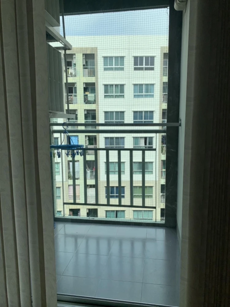For sale: Lumpini Ville Sukhumvit 109–Bearing, 6th floor, comes with complete furniture and appliances. Reserve now.