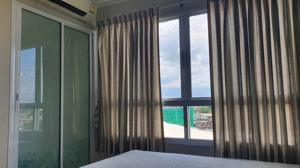 Selling a fully furnished 10th-floor unit at Lumpini Ville Sukhumvit 77. Book now! (Limited time offer!)