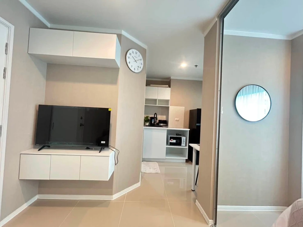 Selling Lumpini Ville Naklua - Wongamat, Building B, 7th floor, fully furnished. Don't miss out!