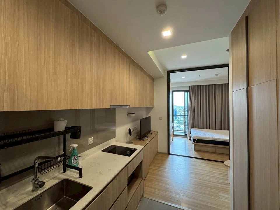 For sale:rent M Jatujak, 32nd floor, very high, beautiful view, good atmosphere, ready to move in!