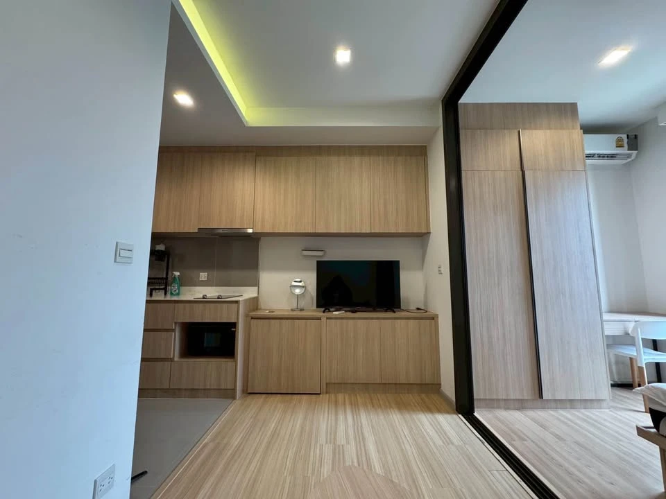 For sale:rent M Jatujak, 32nd floor, very high, beautiful view, good atmosphere, ready to move in!