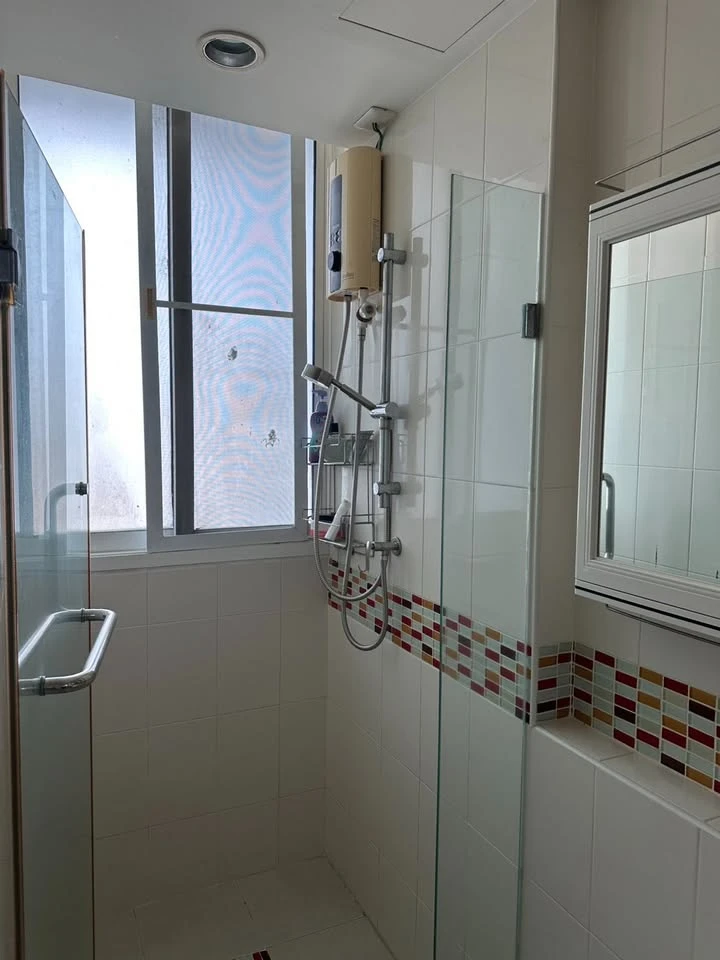 For sale: M Society Condominium, 2 bedrooms, 1 bathroom, 22nd floor, highest floor, fully furnished, don't miss out.