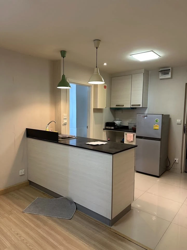 For sale: M Society Condominium, 2 bedrooms, 1 bathroom, 22nd floor, highest floor, fully furnished, don't miss out.
