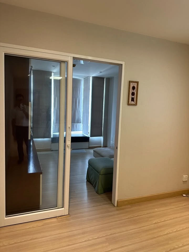 For sale: M Society Condominium, 2 bedrooms, 1 bathroom, 22nd floor, highest floor, fully furnished, don't miss out.