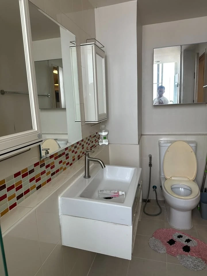 For sale: M Society Condominium, 2 bedrooms, 1 bathroom, 22nd floor, highest floor, fully furnished, don't miss out.