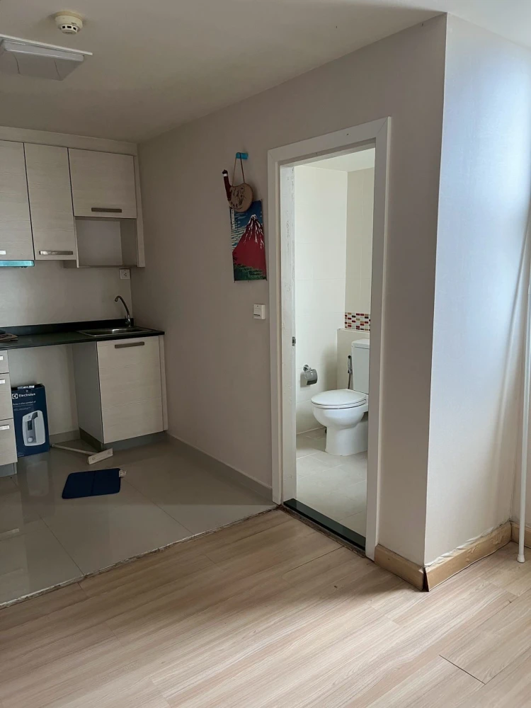 For sale: M Society Condominium, spacious room, lots of usable space, good location. If you're slow, you'll miss out.