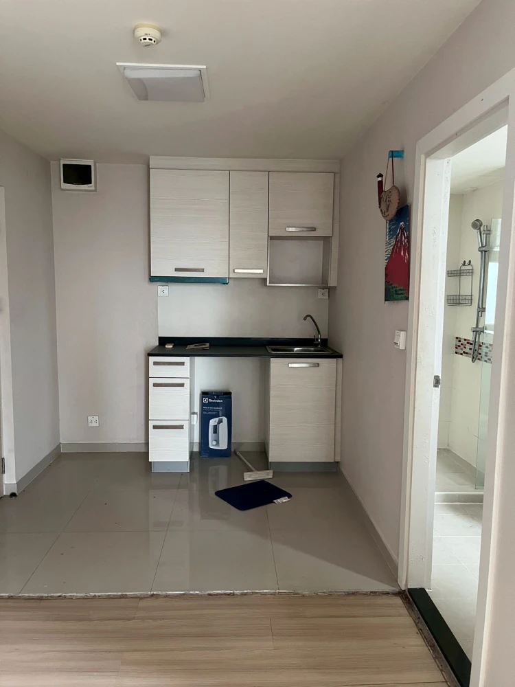 For sale: M Society Condominium, spacious room, lots of usable space, good location. If you're slow, you'll miss out.