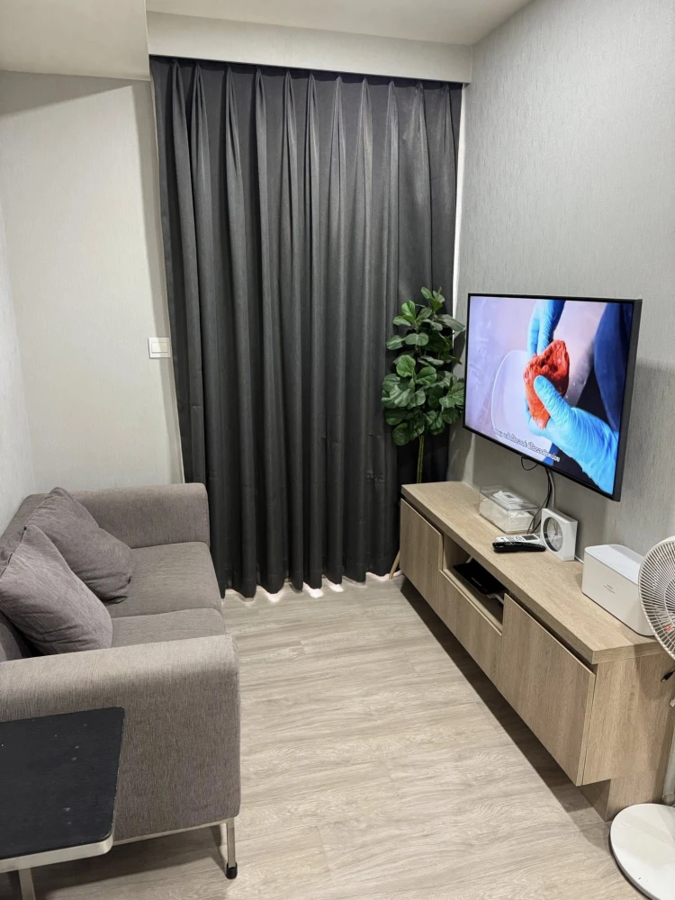 Selling Maestro 03 Ratchada - Rama 9. A comfortable unit with complete amenities. Located on a low floor with well-defined rooms. Book now, don't miss