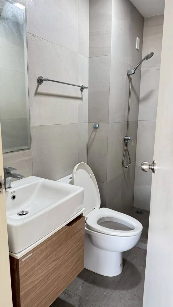 Selling Magnix Ramintra 21, 1 bedroom, 1 bathroom, fully furnished. Great location, convenient transportation. Don't miss out!