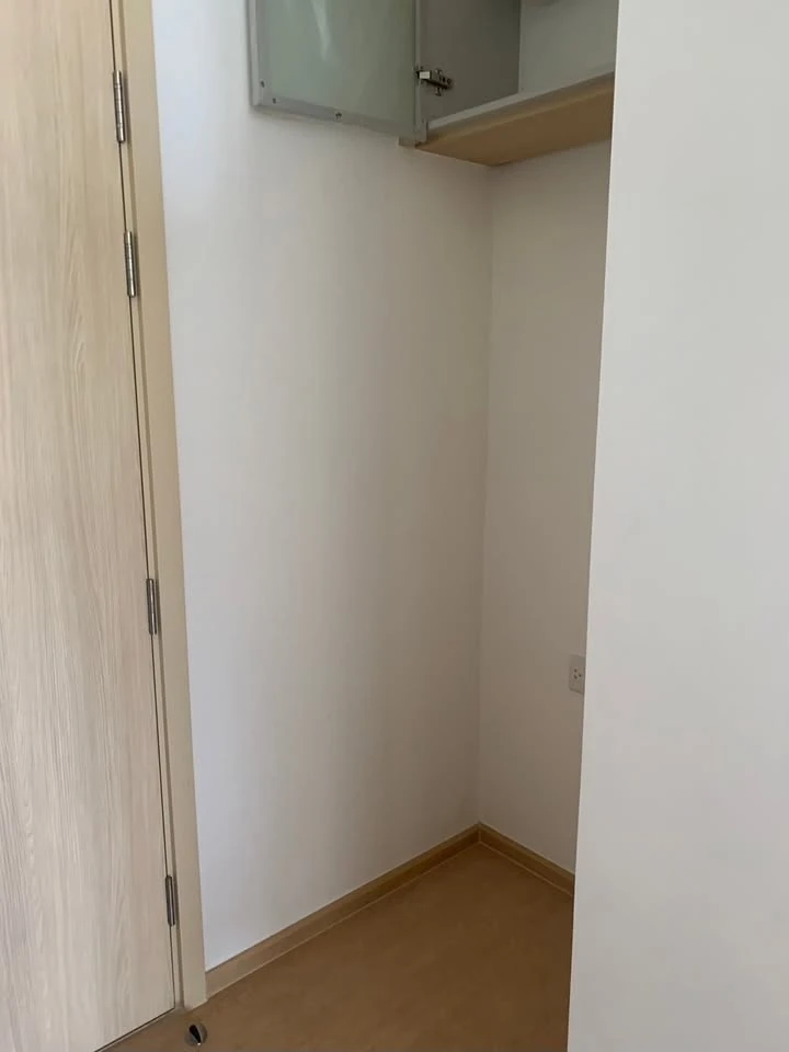For sale: Maru Ekkamai 2, 20th floor, very high, city view, great feel, airy, empty room, don't miss it.