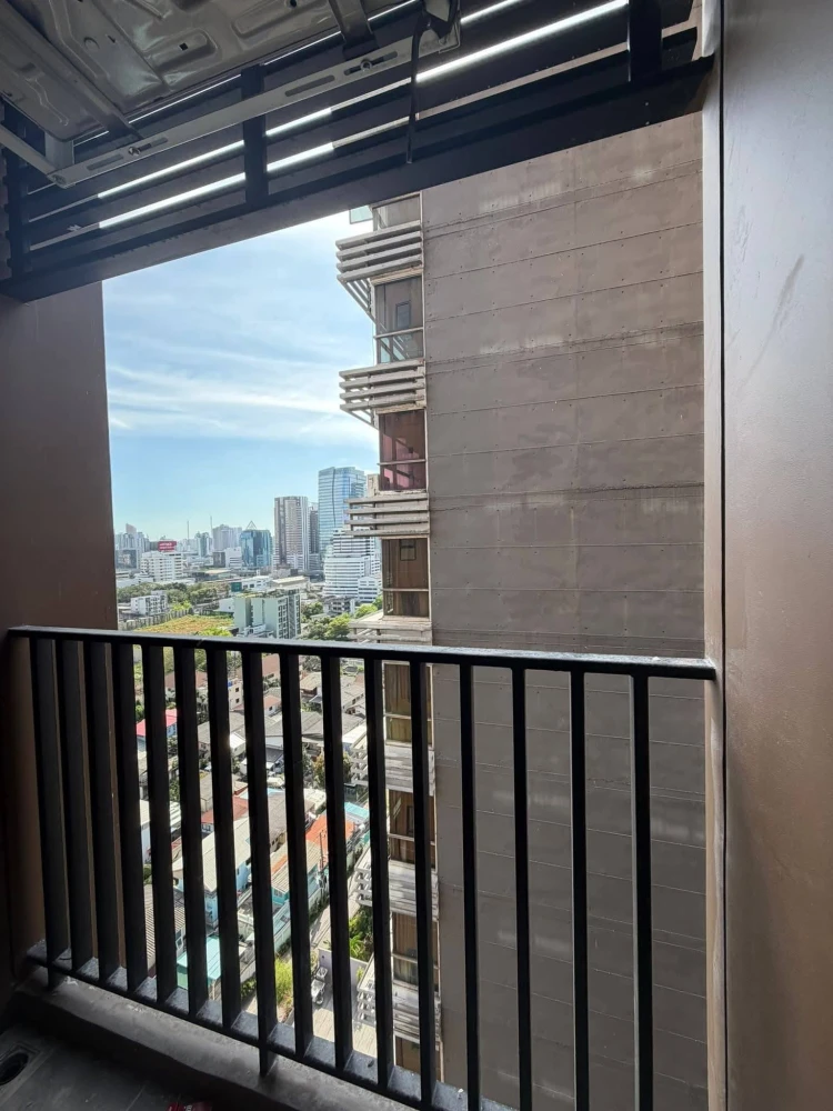 For sale: Metris District Ladprao – a pet-friendly residence where you and your dogs or cats can live with total freedom. Fully furnished and equipped