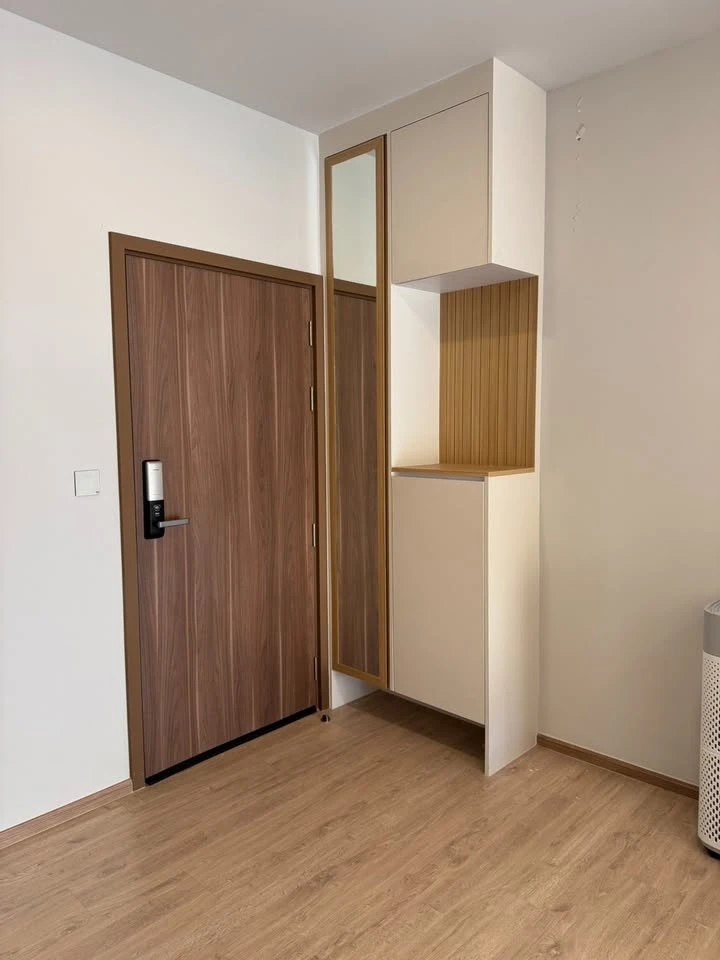 Metris Pattanakarn for sale, beautifully decorated room with a theme, built-in furniture, plenty of usable space, don't miss out on this great deal.