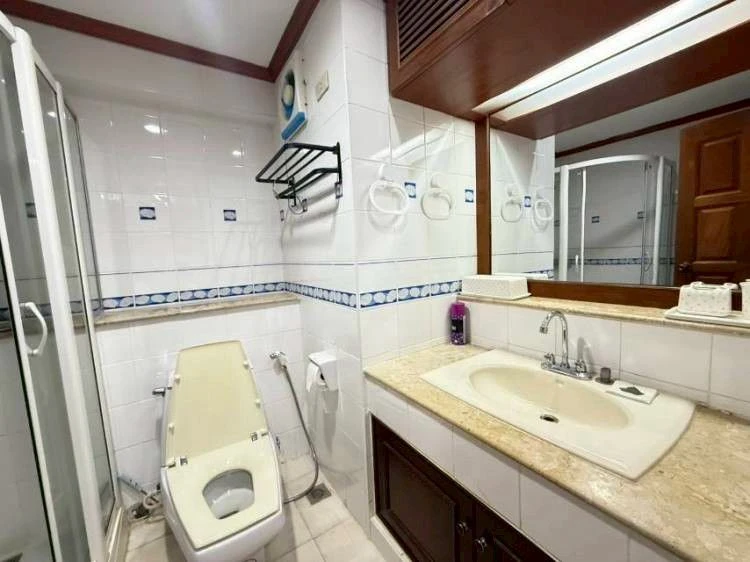 Metro Jomtien Condotel for sale, studio room, 9th floor, beautiful sea view, hurry and grab it!