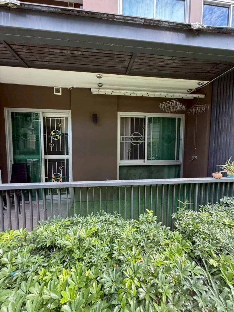For sale: Metro Luxe Kaset, 1 bedroom, 1 bathroom, 1st floor, good location, convenient transportation, fully furnished, hurry and reserve now!