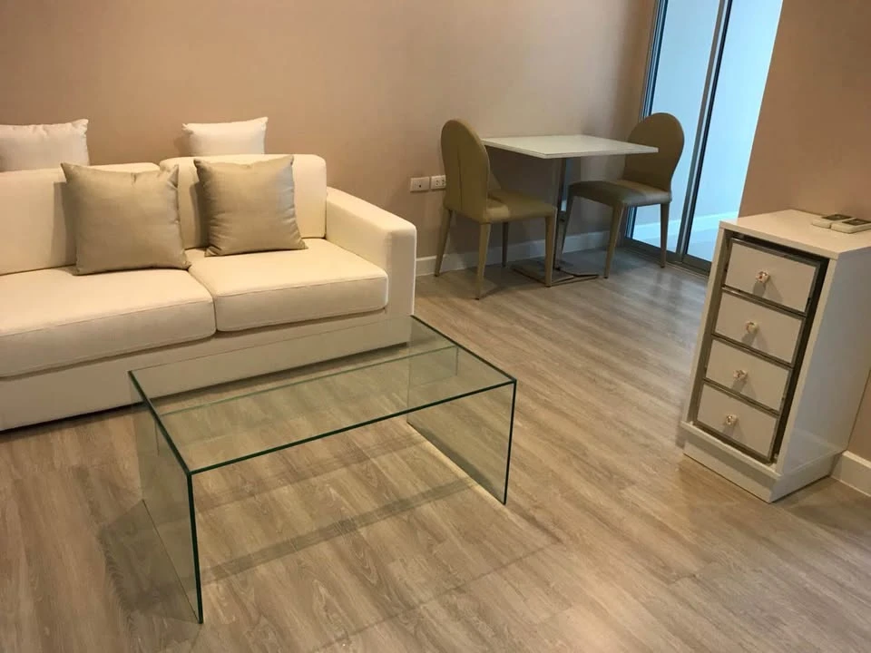 For sale: Metro Luxe Kaset, 1 bedroom, 1 bathroom, decorated in a controlled tone, comes with a complete set of furniture, reserve now.