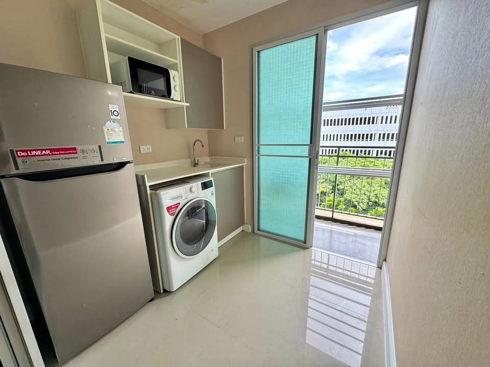 Selling Metro Luxe Kaset condo, SPC flooring throughout, includes furniture and appliances as shown in the pictures.