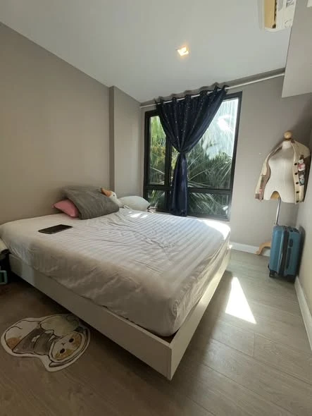 Selling a great-living unit at Metro Luxe Riverfront Rattanathibet. Excellent location, convenient transportation, and fully furnished. Don't miss out