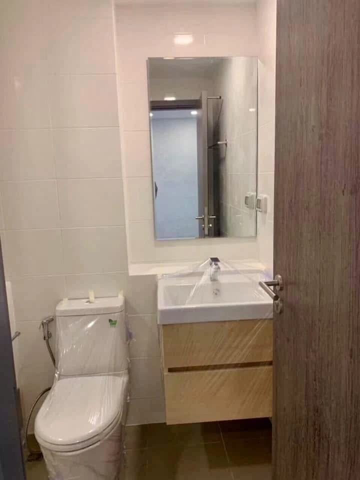 Selling a lovely condo at Metro Luxe Rose Gold Phahol-Sutthisan, second floor. Spacious and comfortable. Book now!