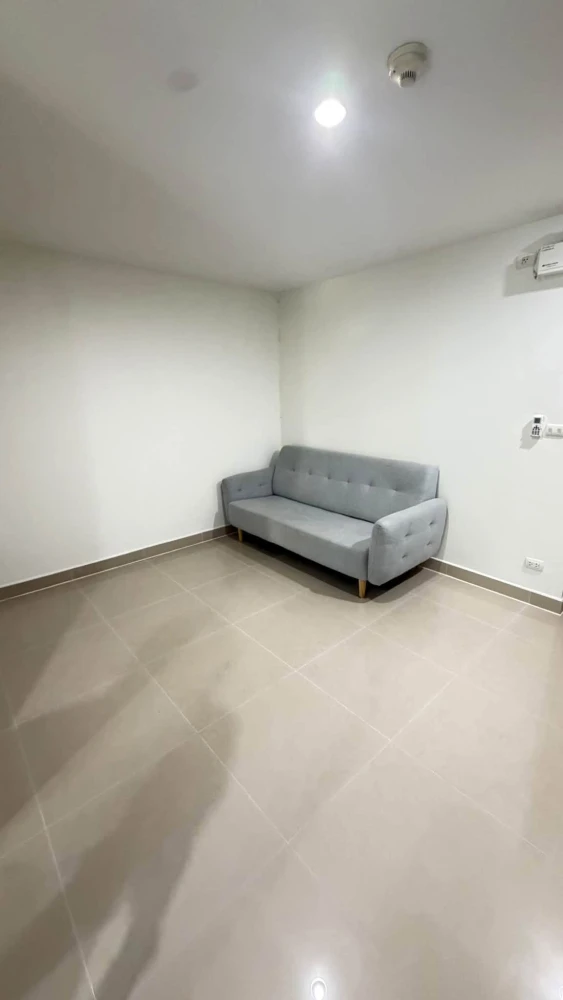 Selling Metro Park Sathorn 1-bedroom unit with large usable area in a great location with convenient transportation. Don't miss out!