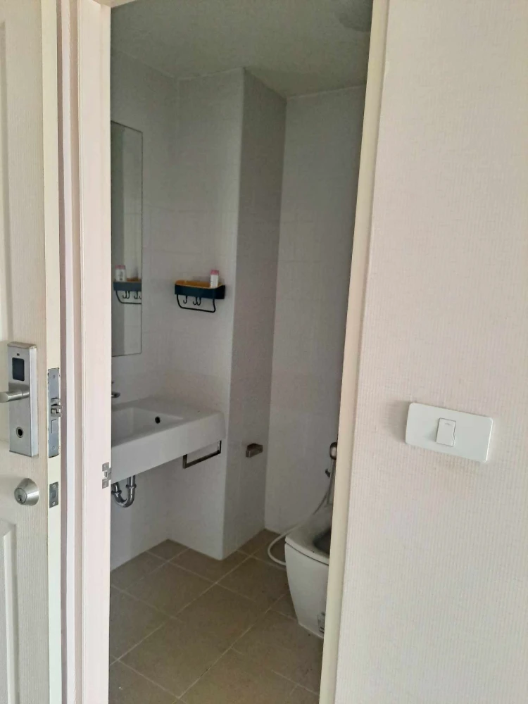 Selling Metro Park Sathorn, 5th floor. Beautiful view, bright and airy, fully furnished, ready to move in. Book now!
