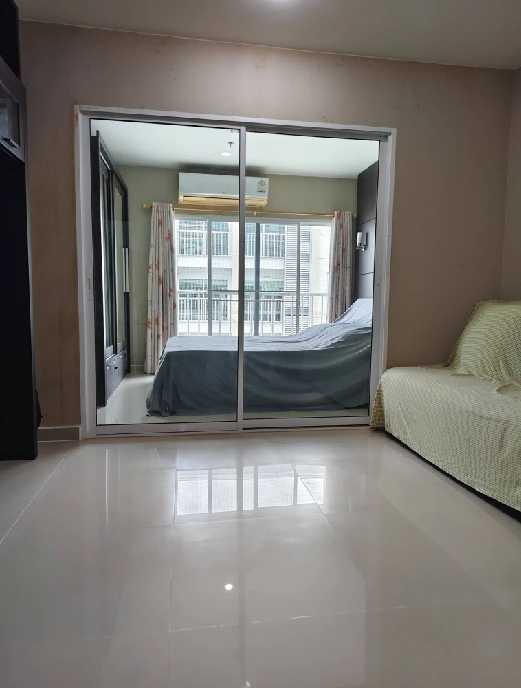Selling spacious and comfortable apartments at Metro Park Sathorn, fully furnished. Book now!