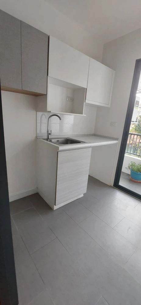 Selling a unit at Metro Sky Prachachuen, 2nd floor. Great location, convenient transportation, beautiful unblocked view. Don't miss out!