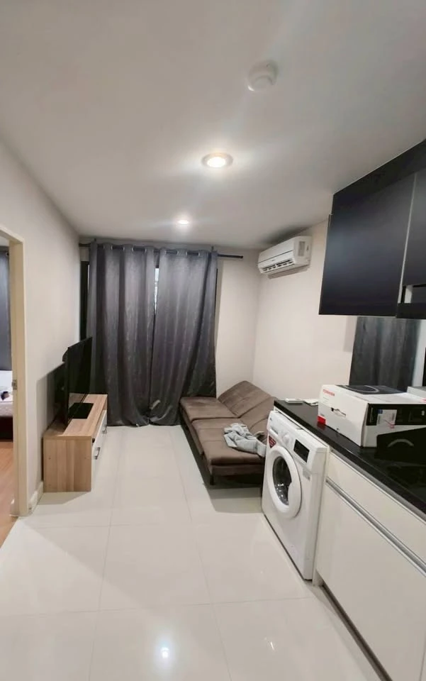 Selling Metro Sky Ratchada 1-bedroom, 1-bathroom unit. Fully furnished. Great location. Convenient transportation. Book now!