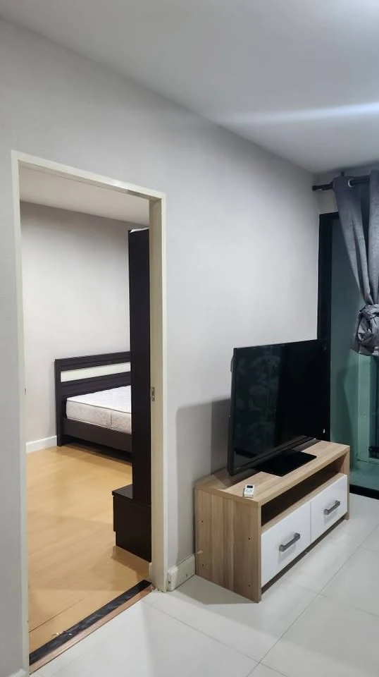 Selling Metro Sky Ratchada 1-bedroom, 1-bathroom unit. Fully furnished. Great location. Convenient transportation. Book now!