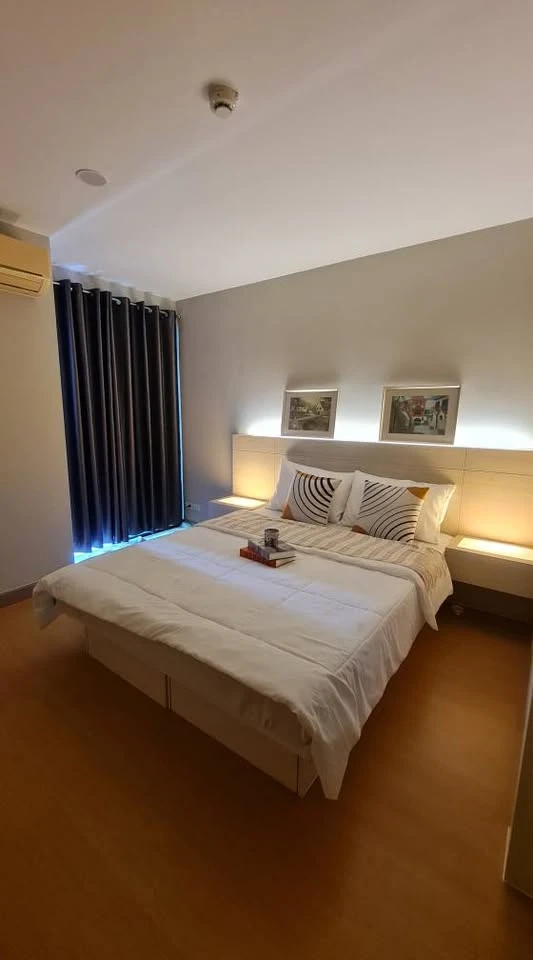 Metro Sky Ratchada for sale, simply decorated room with good quality furniture, just bring your own luggage and move in.