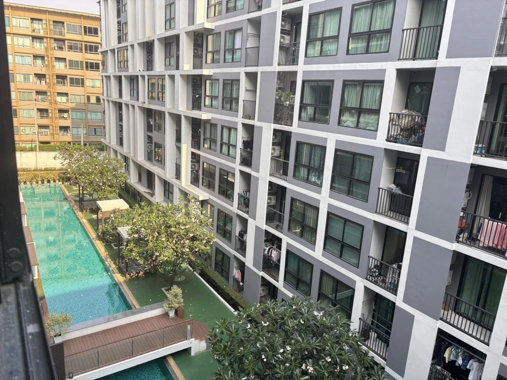 For sale: Metro Sky Ratchada, corner room with privacy, lots of usable space, fully furnished, reserve now!