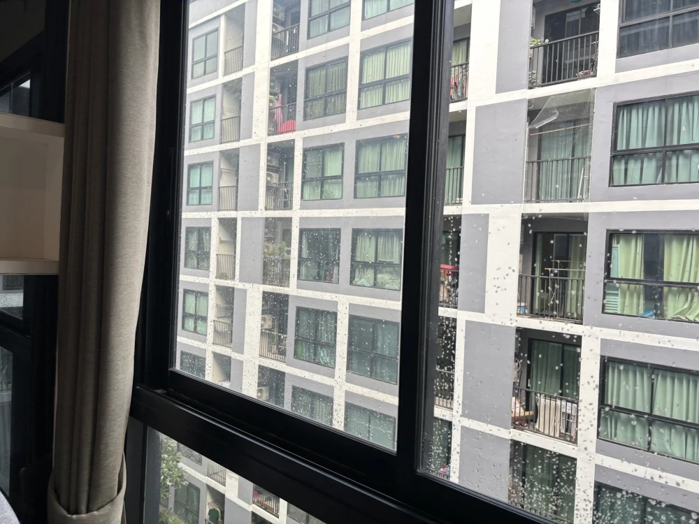 For sale: Metro Sky Ratchada, corner room with privacy, lots of usable space, fully furnished, reserve now!