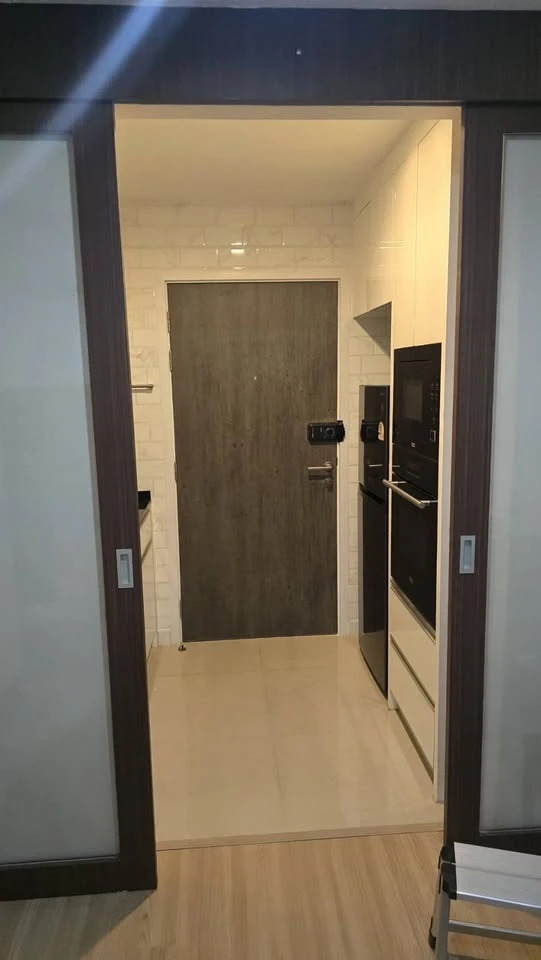 Selling MetroLuxe Phahonyothin-Sutthisan, spacious 1-bedroom unit with a large balcony. You won't be disappointed if you reserve one!