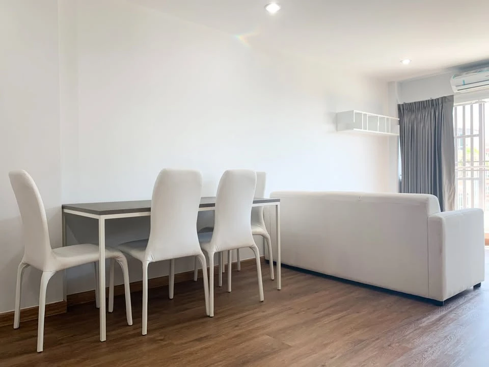 For sale: Miami Bangpu, spacious room, comfortable living, fully furnished, just bring your bag.