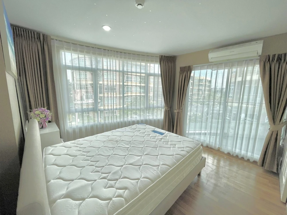 For sale: Miami Bangpu, a lovely room with a theme-controlled decor. Comes with all the amenities. Just bring your bags and move in!