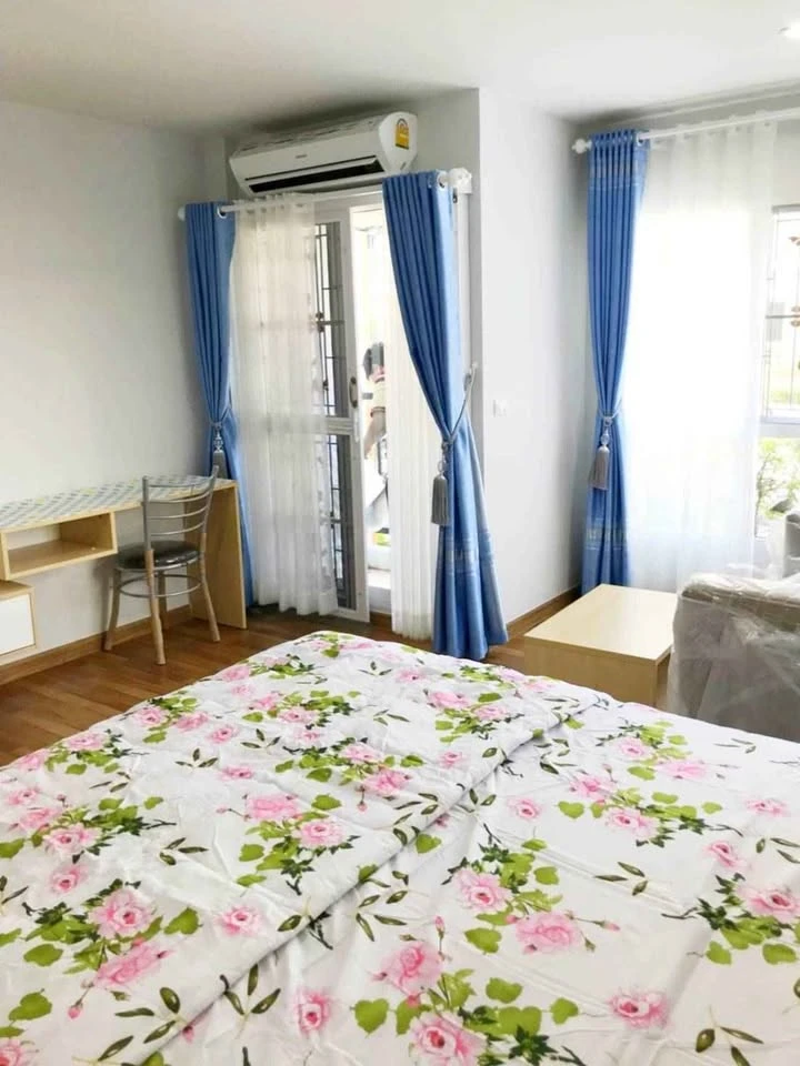 For sale: Miami Bangpu, corner room with privacy, comes with complete furniture and electrical appliances, just bring your bags and move in.
