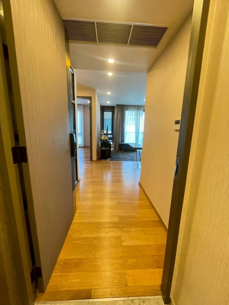 Selling MIELER Sukhumvit 40, fully furnished unit. Spacious and comfortable, perfect for families. Book now!