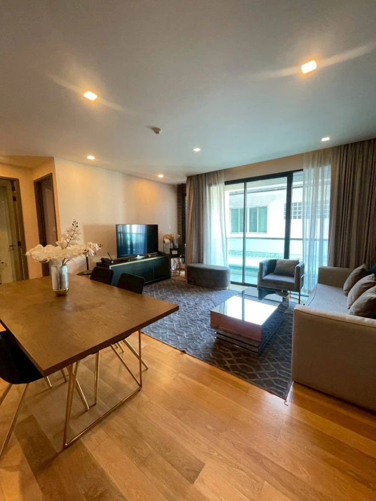 Selling MIELER Sukhumvit 40, fully furnished unit. Spacious and comfortable, perfect for families. Book now!