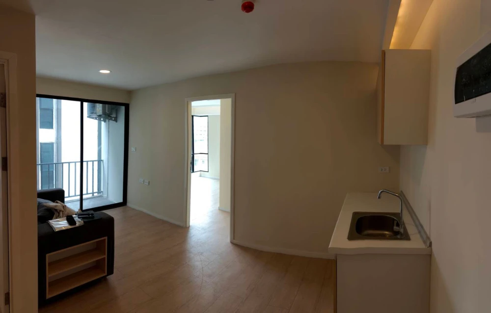 For sale: Modern condo at The Forest Rama 2-Eakchai, 4th floor. Unfurnished unit—a great place to live. Book now!