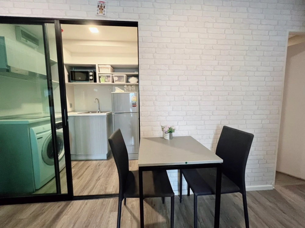 Selling a beautiful Modiz Interchange condo with a great view. Corner unit for privacy. Fully furnished and equipped with appliances. Ready to move in