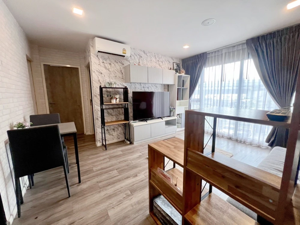 Selling a beautiful Modiz Interchange condo with a great view. Corner unit for privacy. Fully furnished and equipped with appliances. Ready to move in