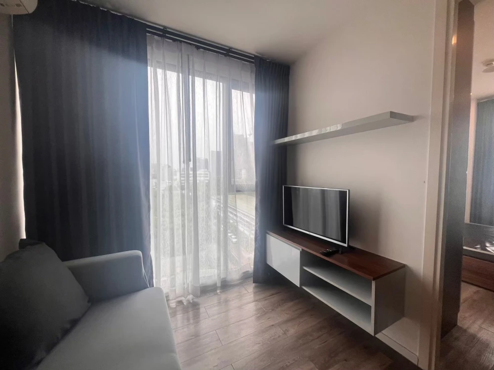 For sale: MODIZ Ratchada 32, corner room, top floor, open view, no buildings blocking the view, fully furnished condo, ready to move in.